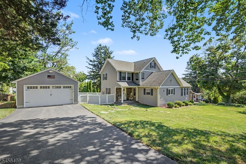 6 Landing Trl Property Photo 1