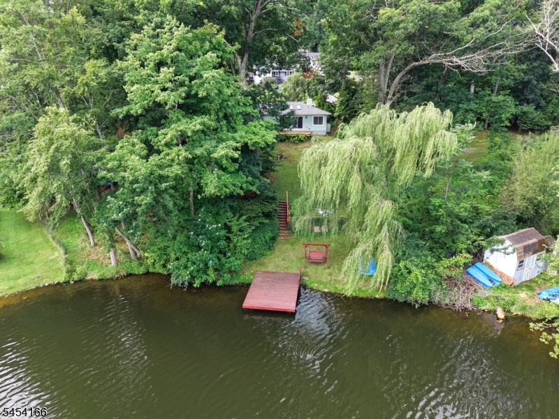 111 S Shore Dr Property Photo 23