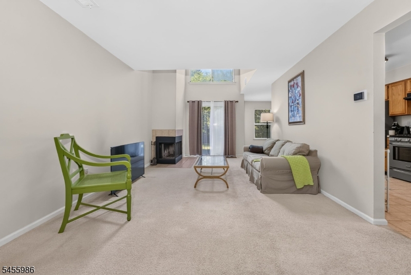 46 Haverhill Ct Property Photo 6