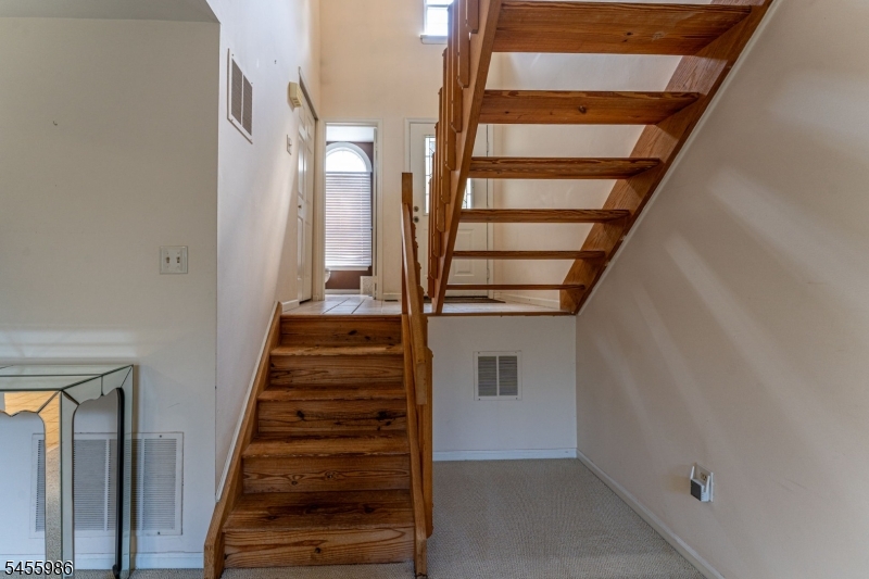 46 Haverhill Ct Property Photo 10