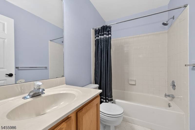 46 Haverhill Ct Property Photo 24
