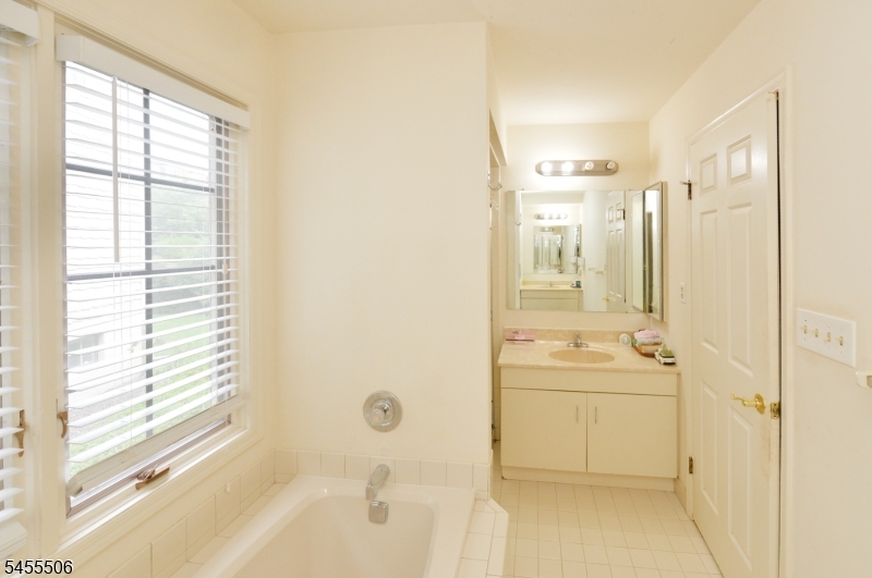 27 Tanager Ct Property Photo 16