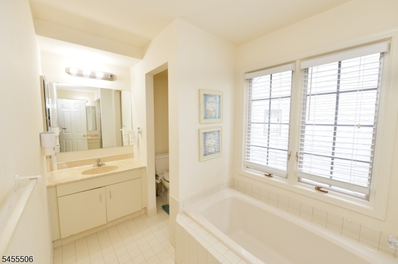 27 Tanager Ct Property Photo 17