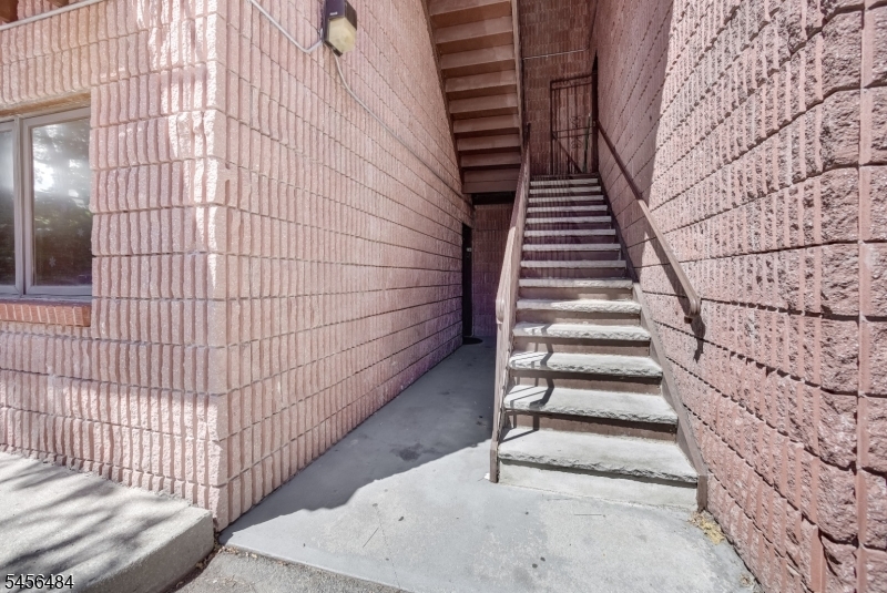 353 Marshall St 3a Property Photo 2