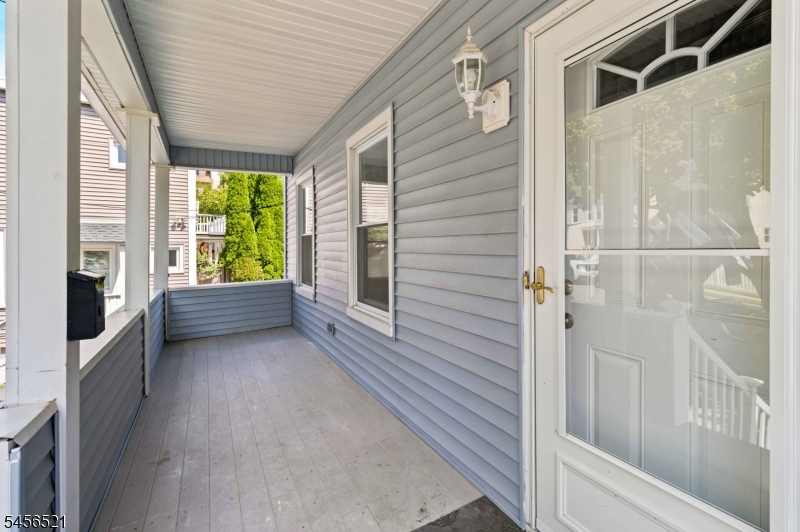 50 Madison St Property Photo 3