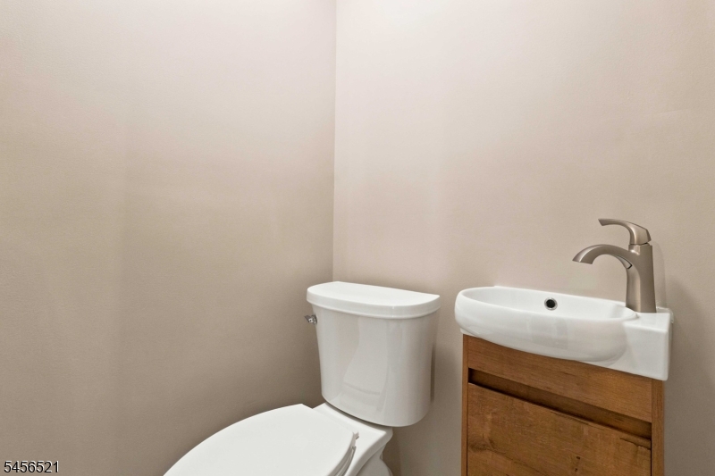 50 Madison St Property Photo 10