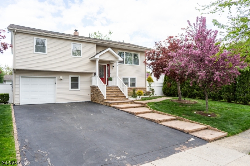 14 Hopatcong Dr Property Photo 1