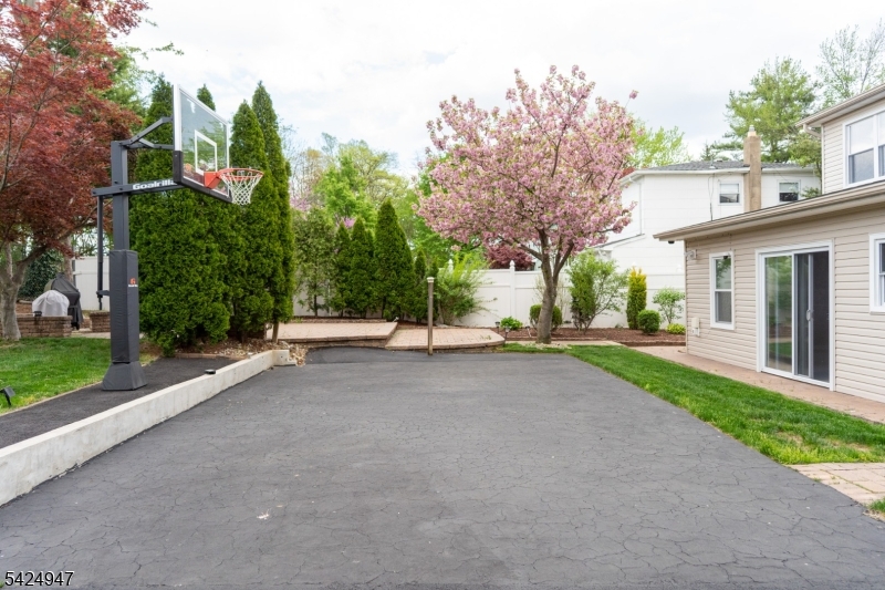 14 Hopatcong Dr Property Photo 40