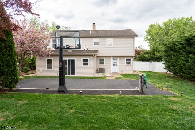 14 Hopatcong Dr Property Photo 42