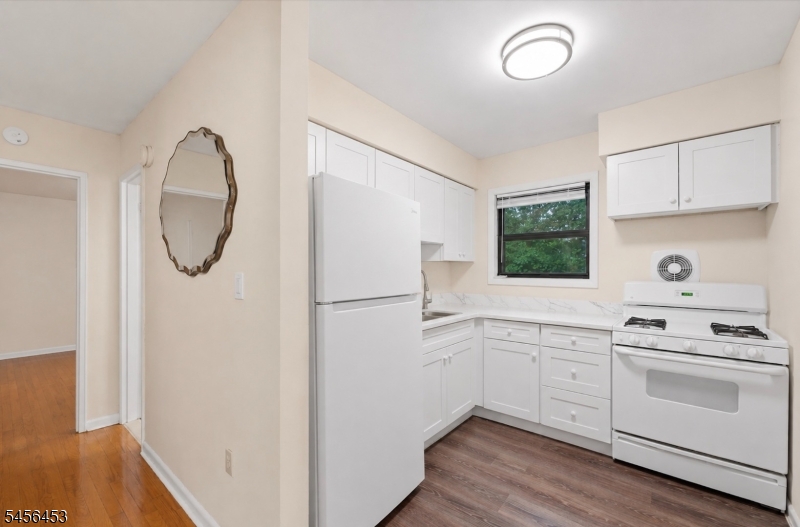 7 Colonial Dr E Property Photo 6