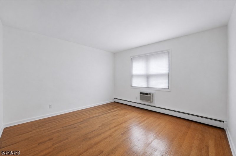 7 Colonial Dr E Property Photo 7