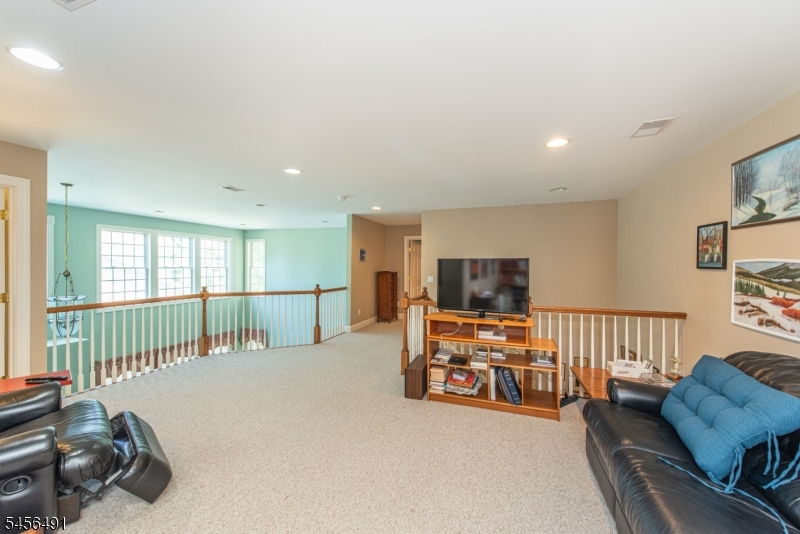 75 Schindler Way Property Photo 25