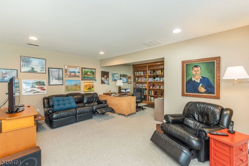 75 Schindler Way Property Photo 27