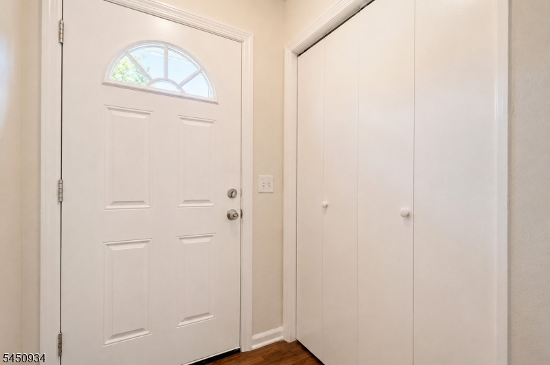 25 Lincoln Ave Property Photo 3