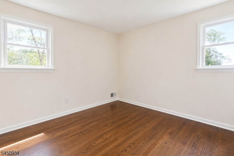 25 Lincoln Ave Property Photo 17