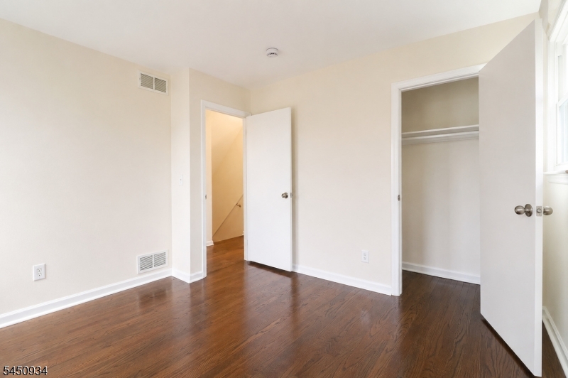 25 Lincoln Ave Property Photo 18