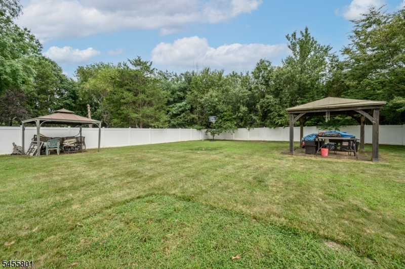 2 Garden Hills Dr Property Photo 36