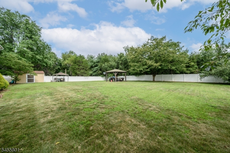 2 Garden Hills Dr Property Photo 37