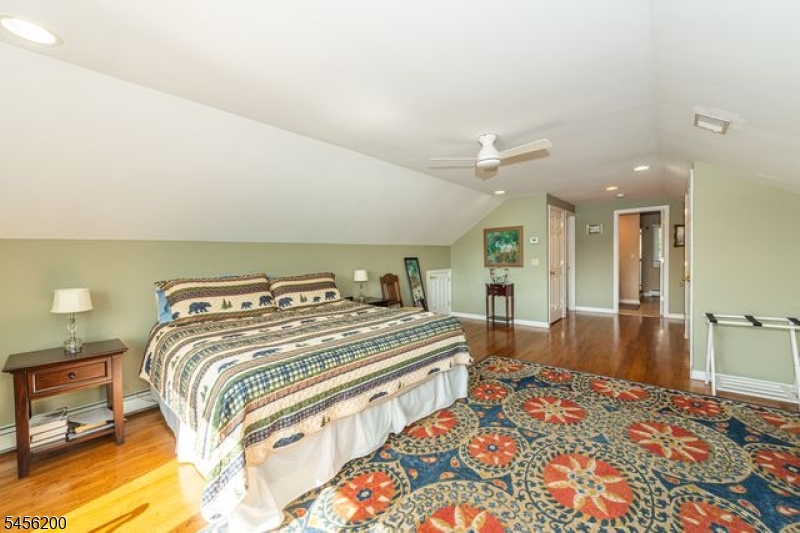 320 Lakeside Ave Property Photo 13