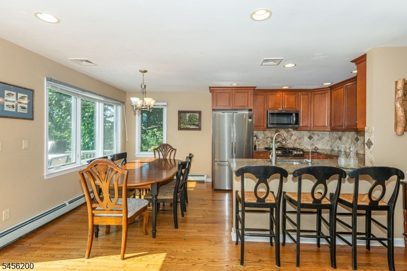 320 Lakeside Ave Property Photo 15