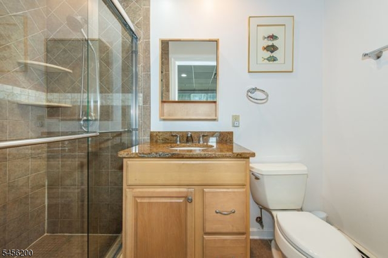 320 Lakeside Ave Property Photo 31