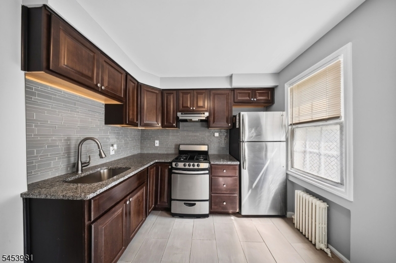 251 Elmwood Ave Property Photo 7