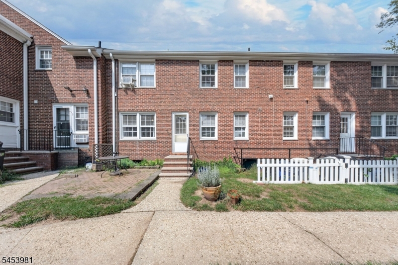 251 Elmwood Ave Property Photo 16