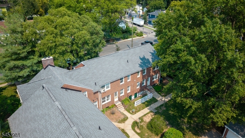 251 Elmwood Ave Property Photo 19