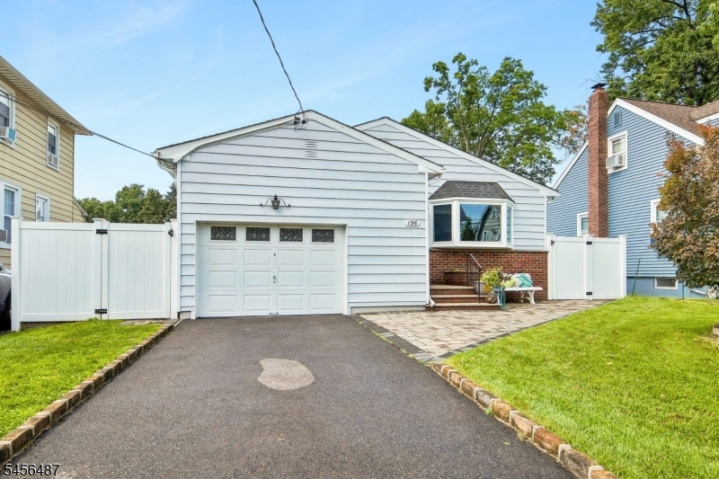 196 Galloping Hill Rd Property Photo 2