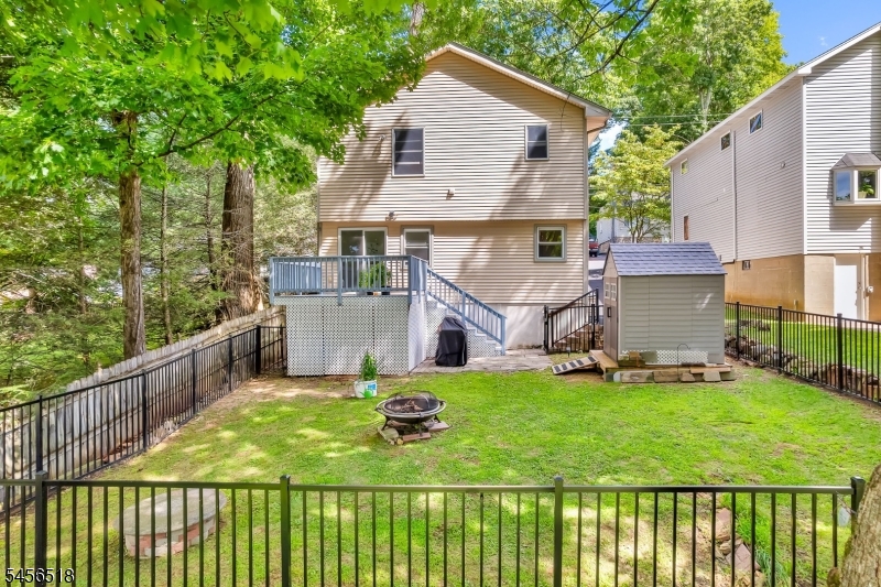 92 New York Ave Property Photo 10
