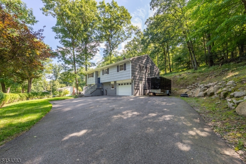 104 Ford Rd Property Photo 3