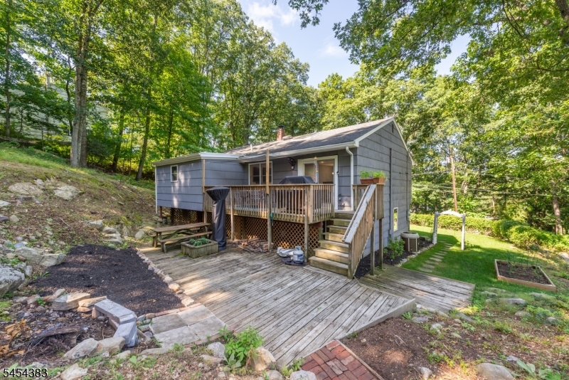 104 Ford Rd Property Photo 19