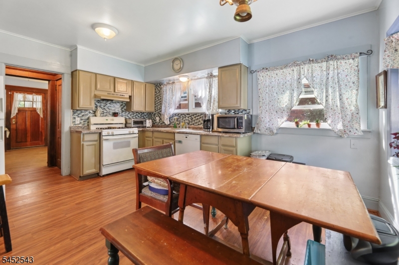 30 Brookside Ave Property Photo 12