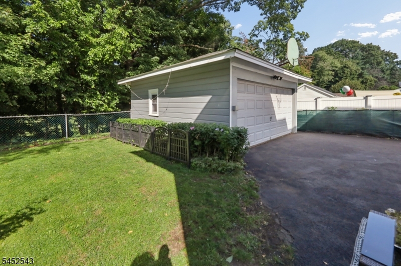 30 Brookside Ave Property Photo 27