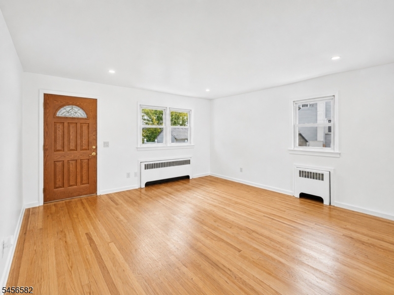 811 Hussa St Property Photo 6