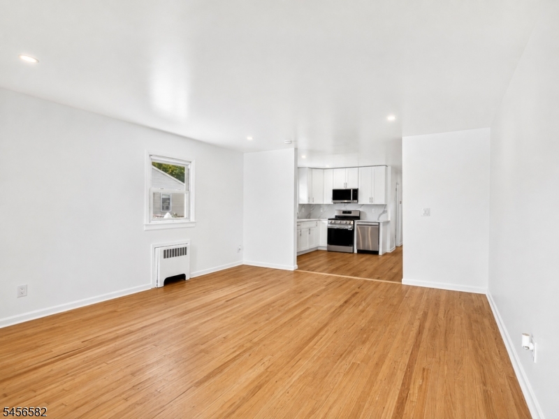 811 Hussa St Property Photo 7