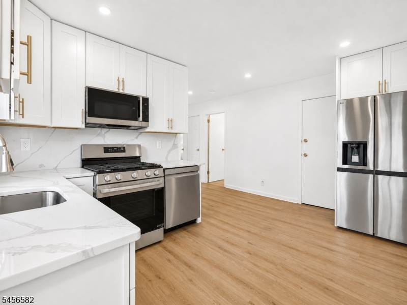 811 Hussa St Property Photo 17