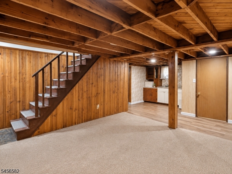 811 Hussa St Property Photo 19