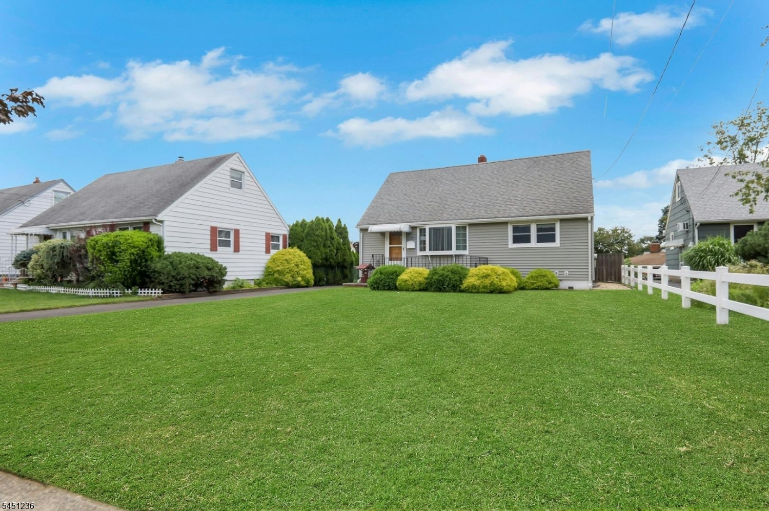77 High Property Photo 2