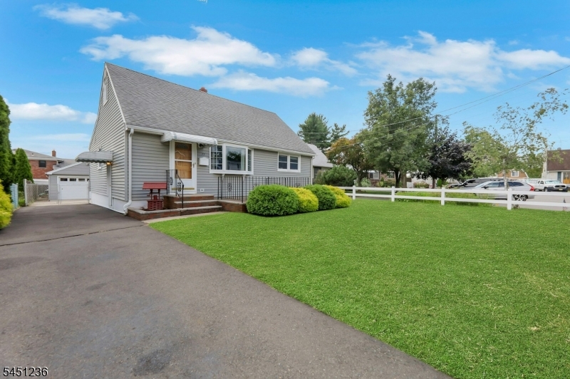 77 High Property Photo 3