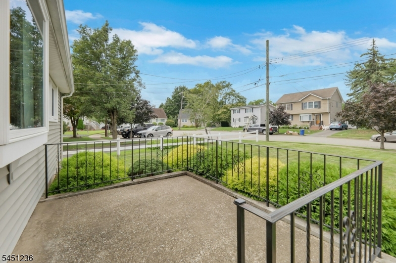 77 High Property Photo 4