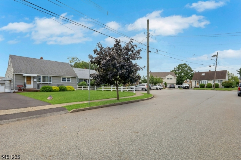 77 High Property Photo 5