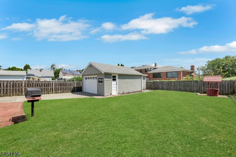 77 High Property Photo 11