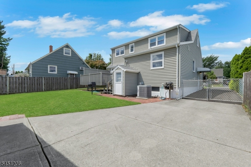 77 High Property Photo 13