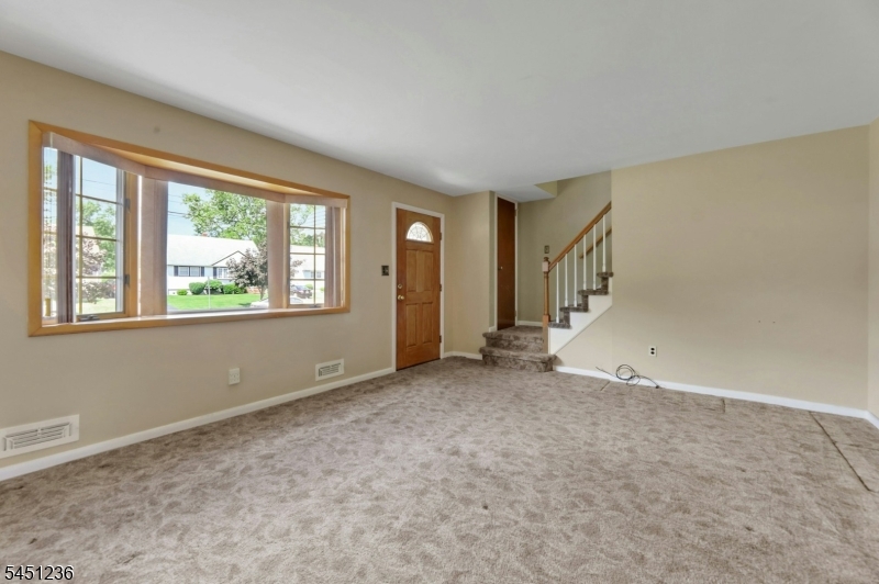 77 High Property Photo 14