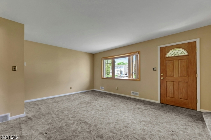 77 High Property Photo 15