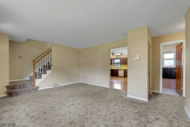77 High Property Photo 16