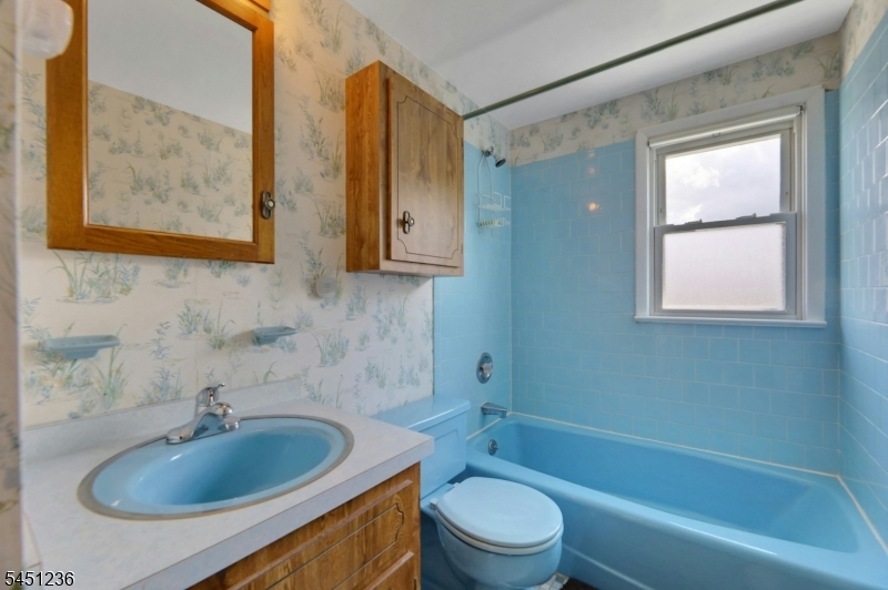 77 High Property Photo 24