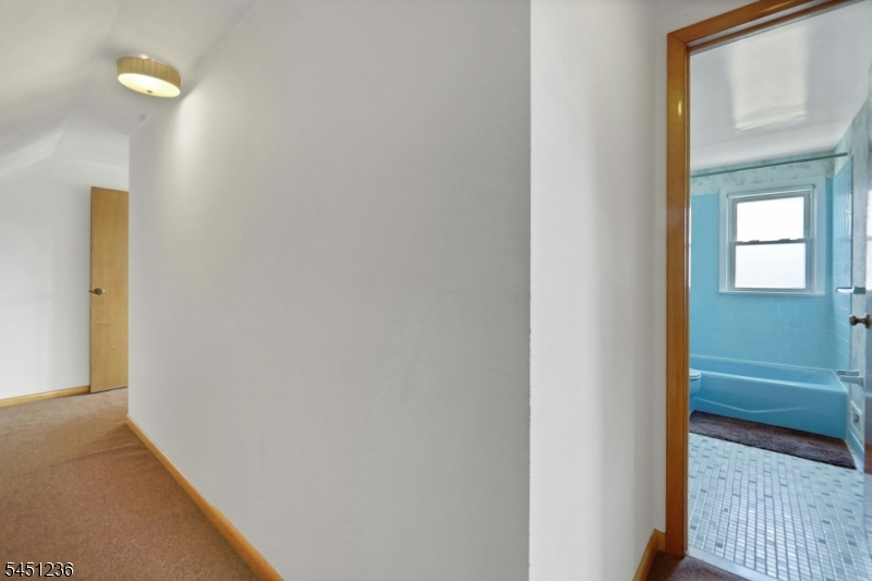 77 High Property Photo 27