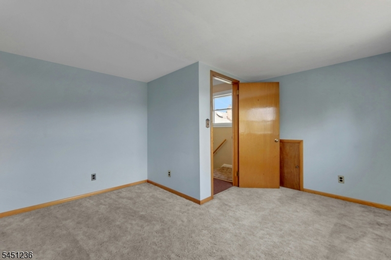 77 High Property Photo 28
